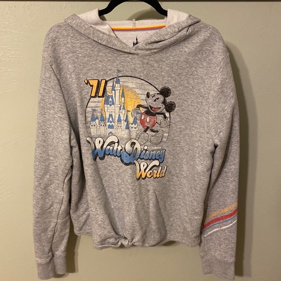 ✨2 for $10✨Authentic ‘71 Retro Walt Disney Hoodie - Picture 2 of 3